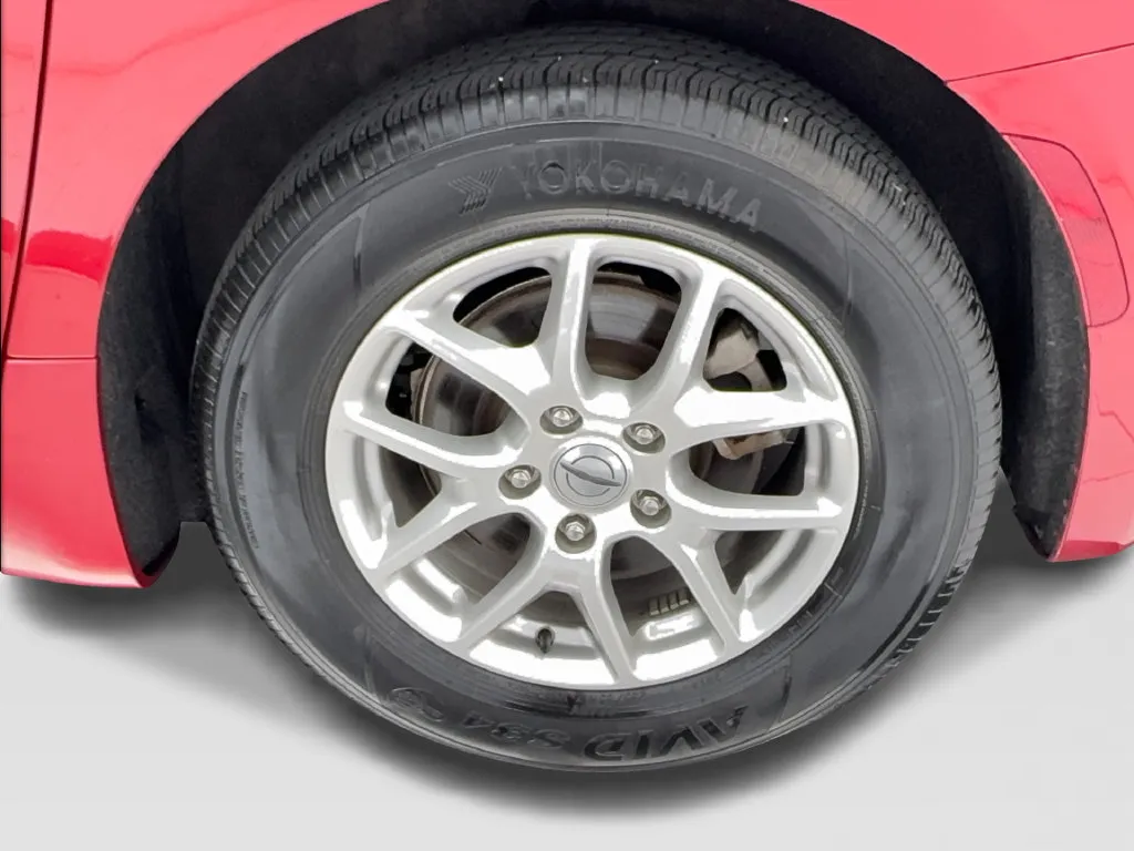 Chrysler Pacifica photo 12