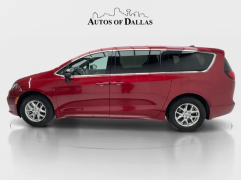More photos of 2025 Chrysler Pacifica Select at Autos of Dallas - Plano, TX