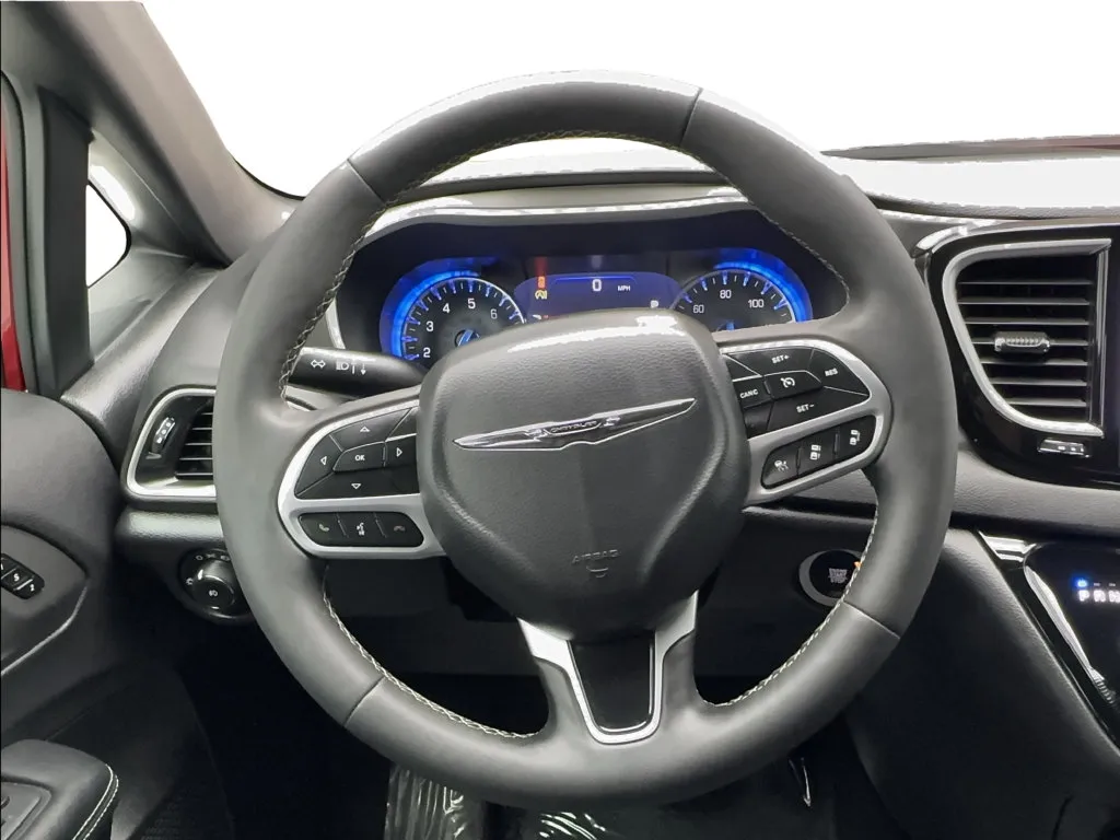 Chrysler Pacifica photo 37