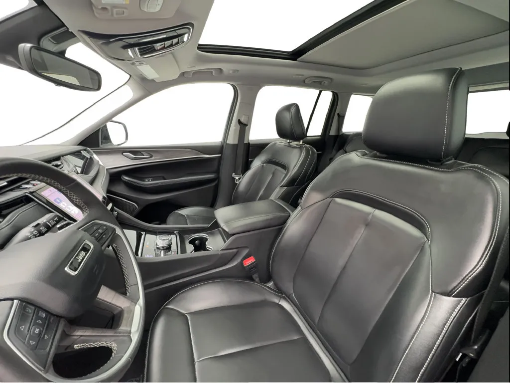 Jeep Grand Cherokee photo 21