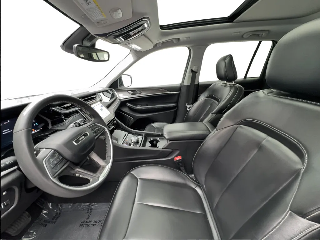 Jeep Grand Cherokee photo 22