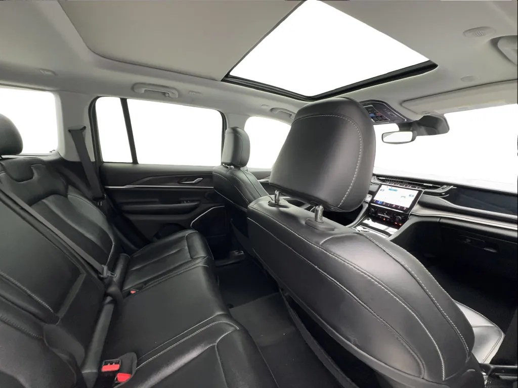 Jeep Grand Cherokee photo 29