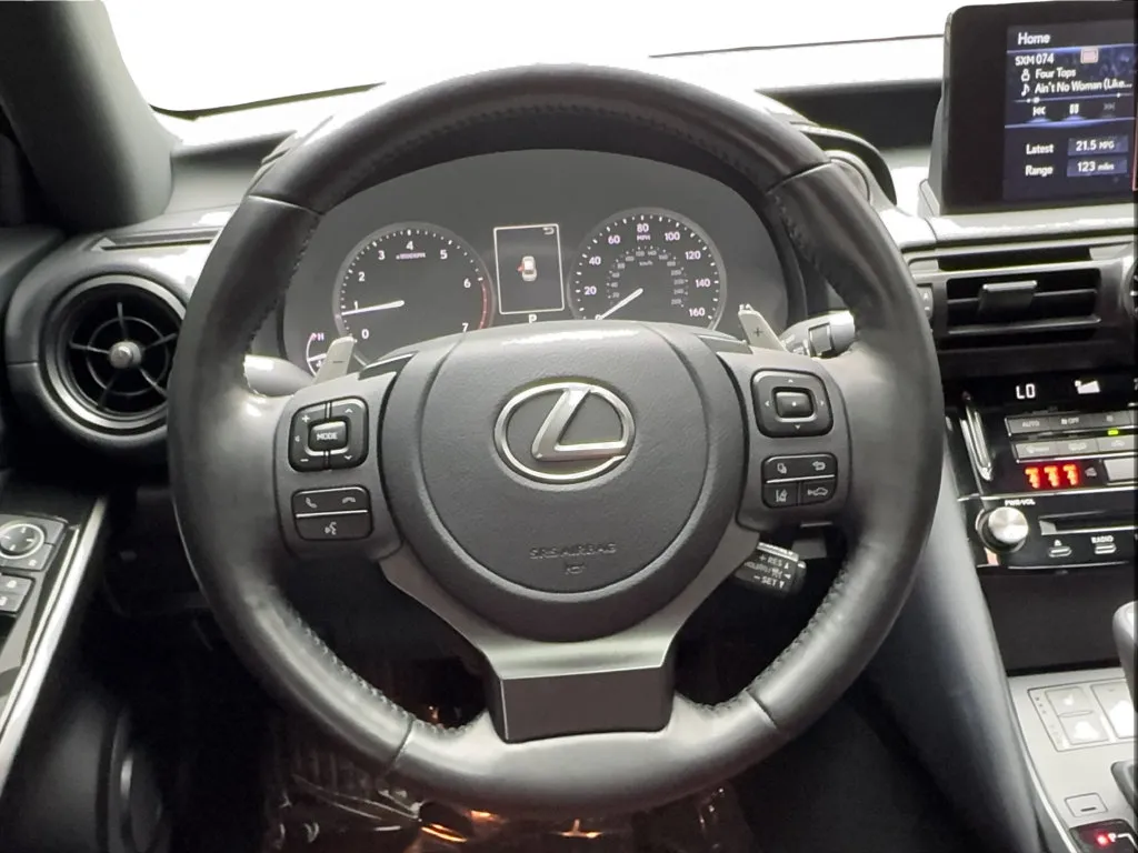 Lexus IS photo 40