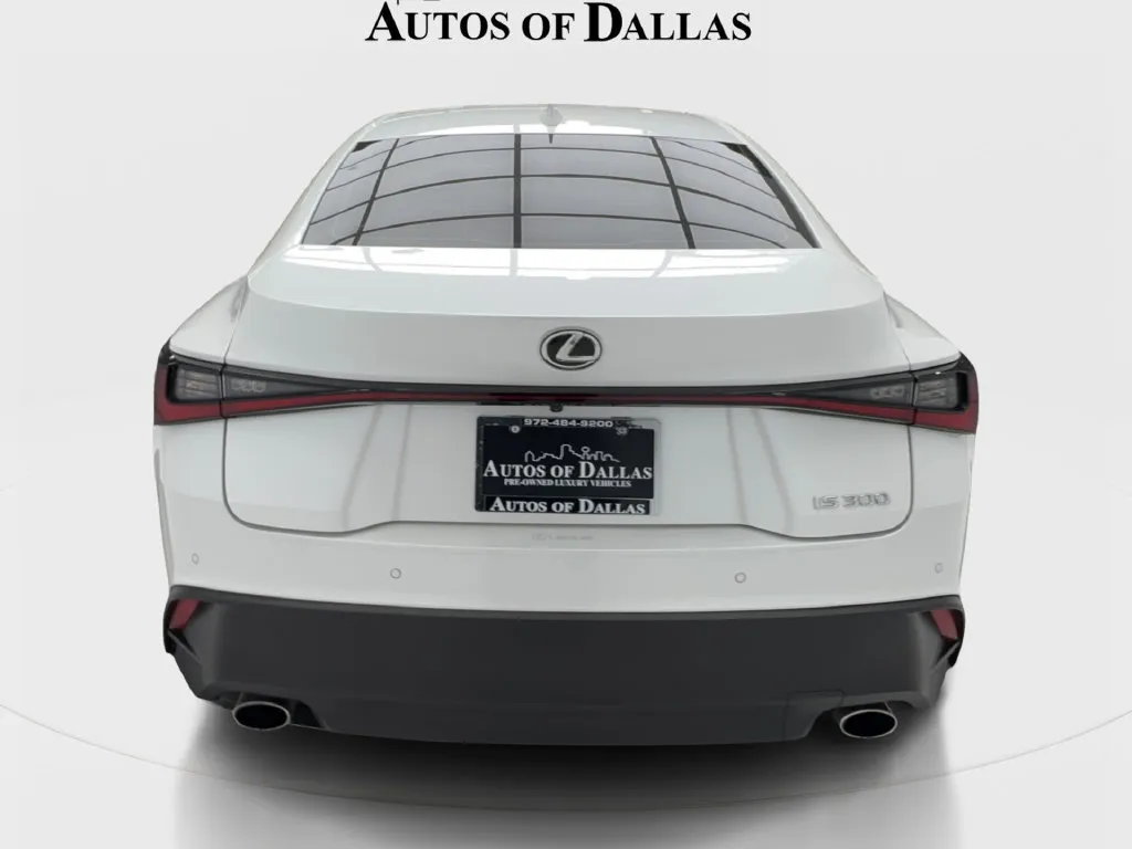 Lexus IS photo 10