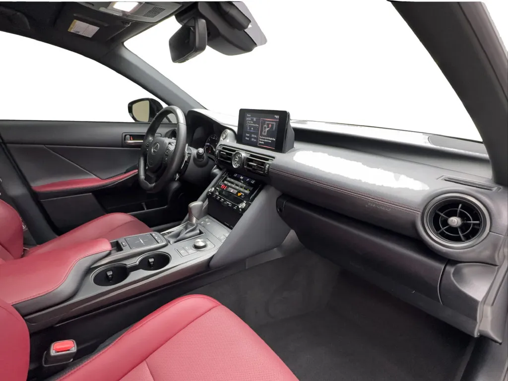 Lexus IS photo 35