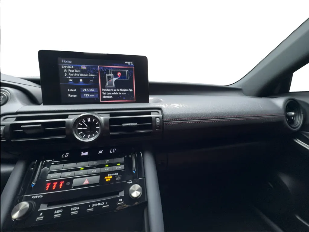 Lexus IS photo 46