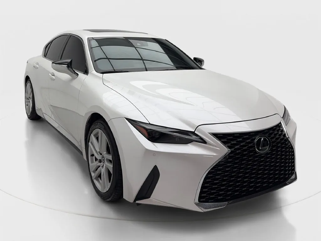 Lexus IS photo 3