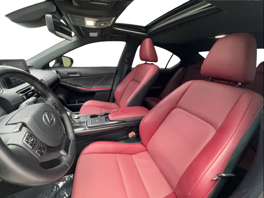 Lexus IS photo 21