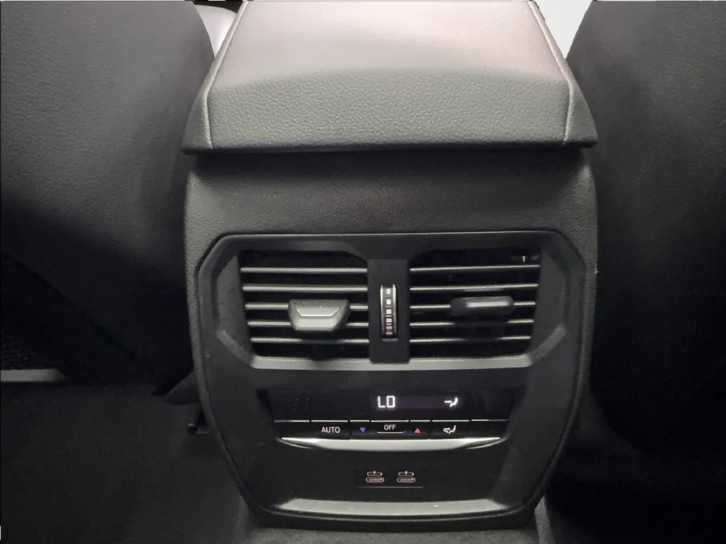 BMW 2 Series photo 37