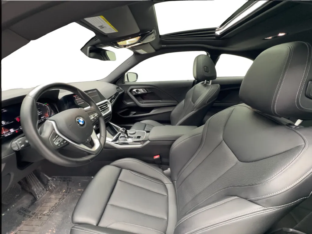 BMW 2 Series photo 22
