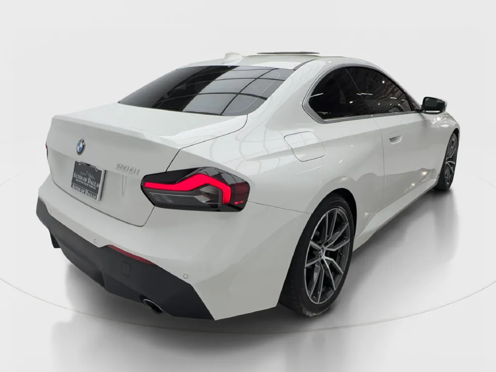 BMW 2 Series photo 8