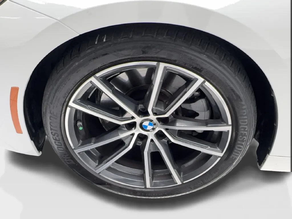 BMW 2 Series photo 15