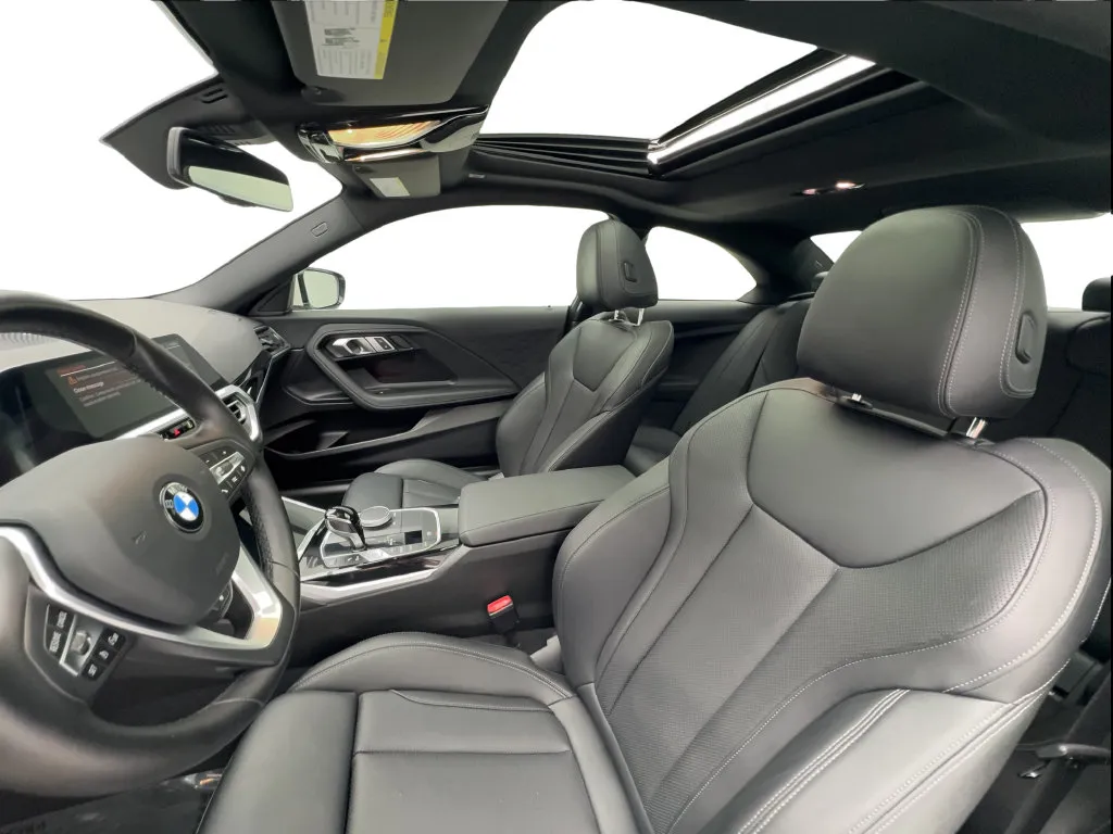 BMW 2 Series photo 21