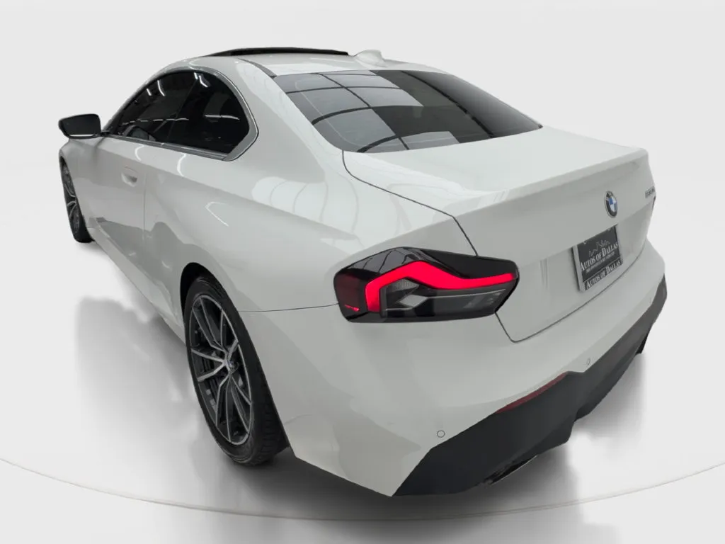 BMW 2 Series photo 11