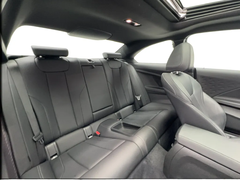 BMW 2 Series photo 32