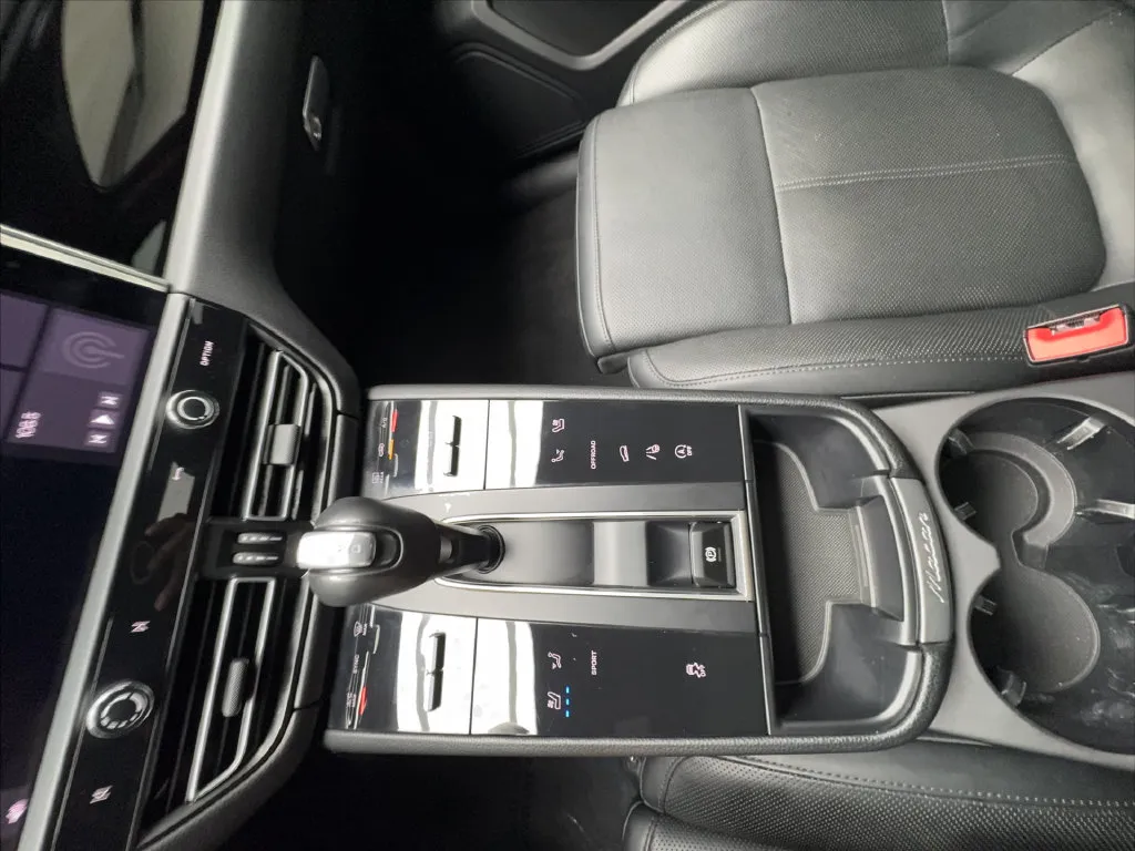 Porsche Macan photo 50
