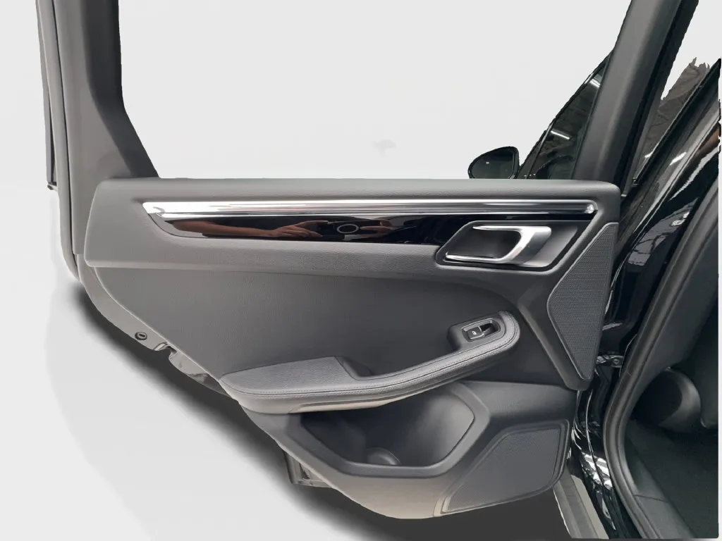 Porsche Macan photo 29