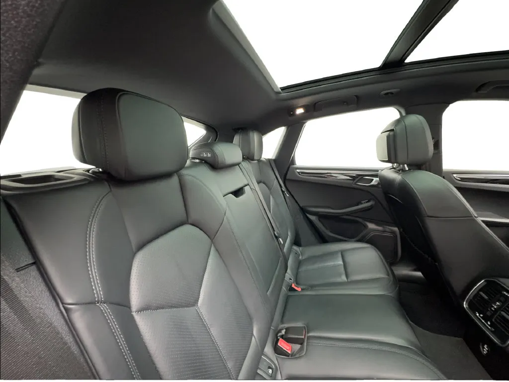 Porsche Macan photo 32