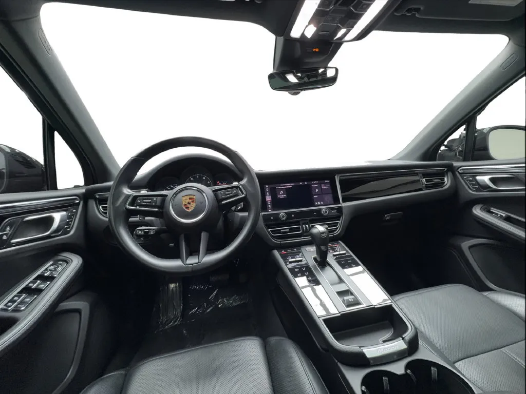 Porsche Macan photo 39