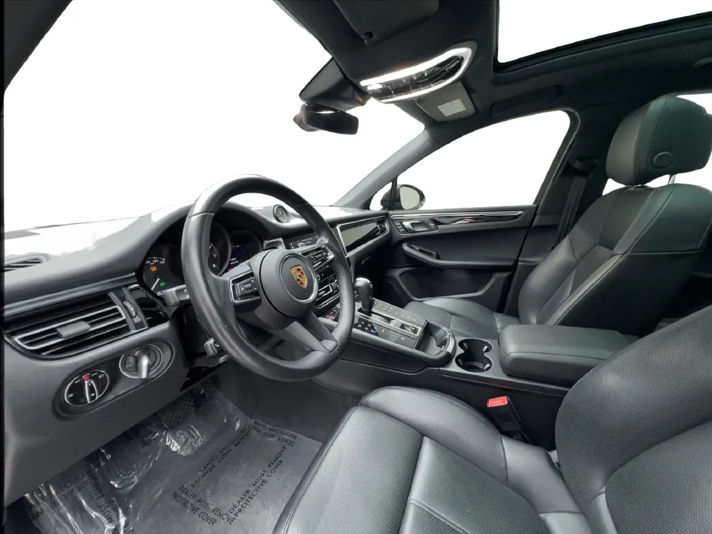 Porsche Macan photo 23