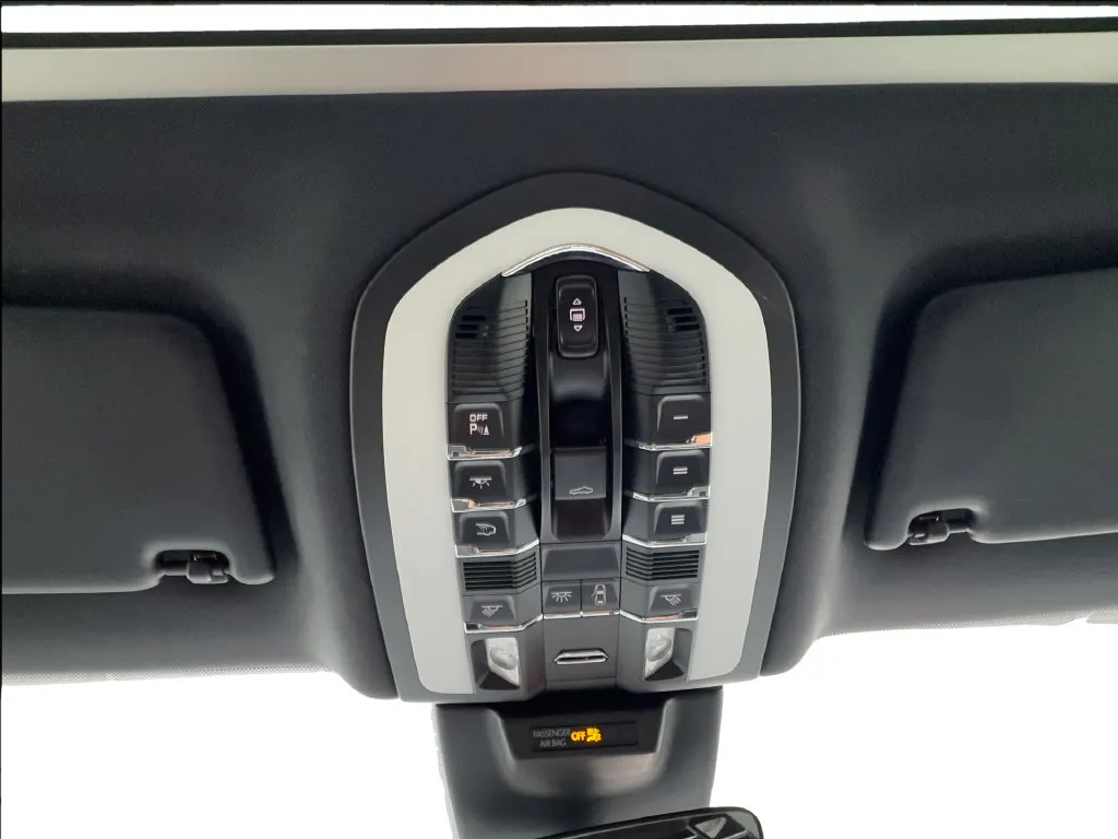 Porsche Macan photo 51