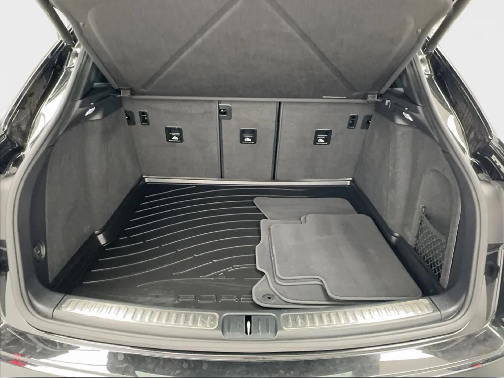 Porsche Macan photo 19