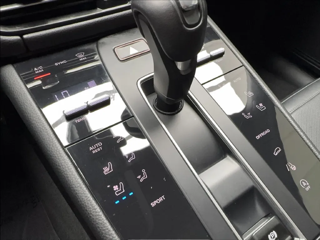 Porsche Macan photo 52