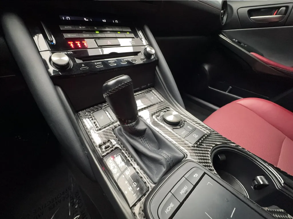Lexus IS photo 46