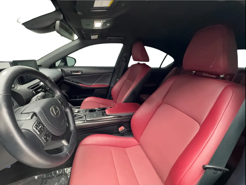 Lexus IS photo 20