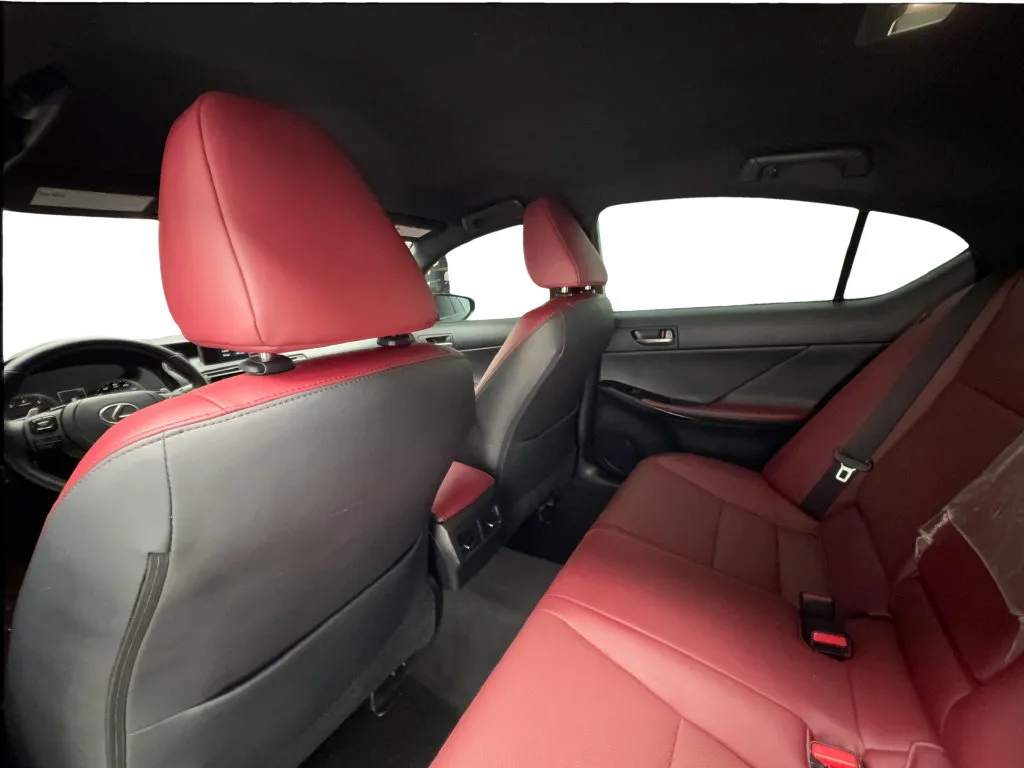 Lexus IS photo 25