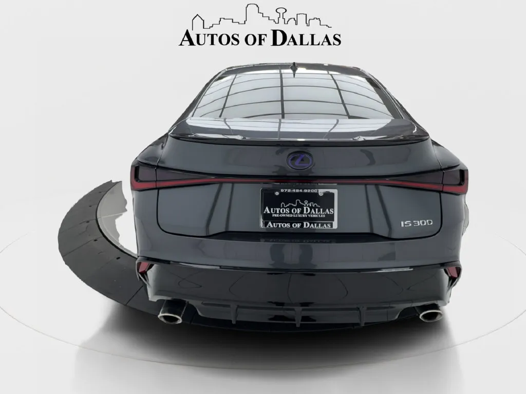 Lexus IS photo 10