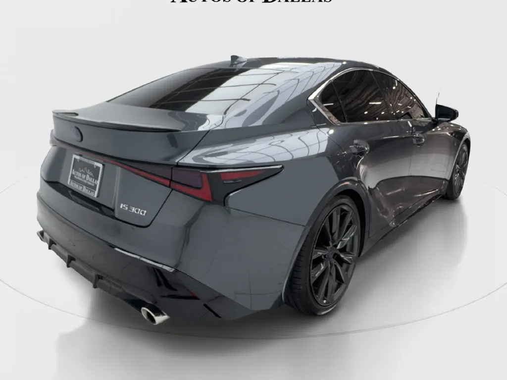 Lexus IS photo 8