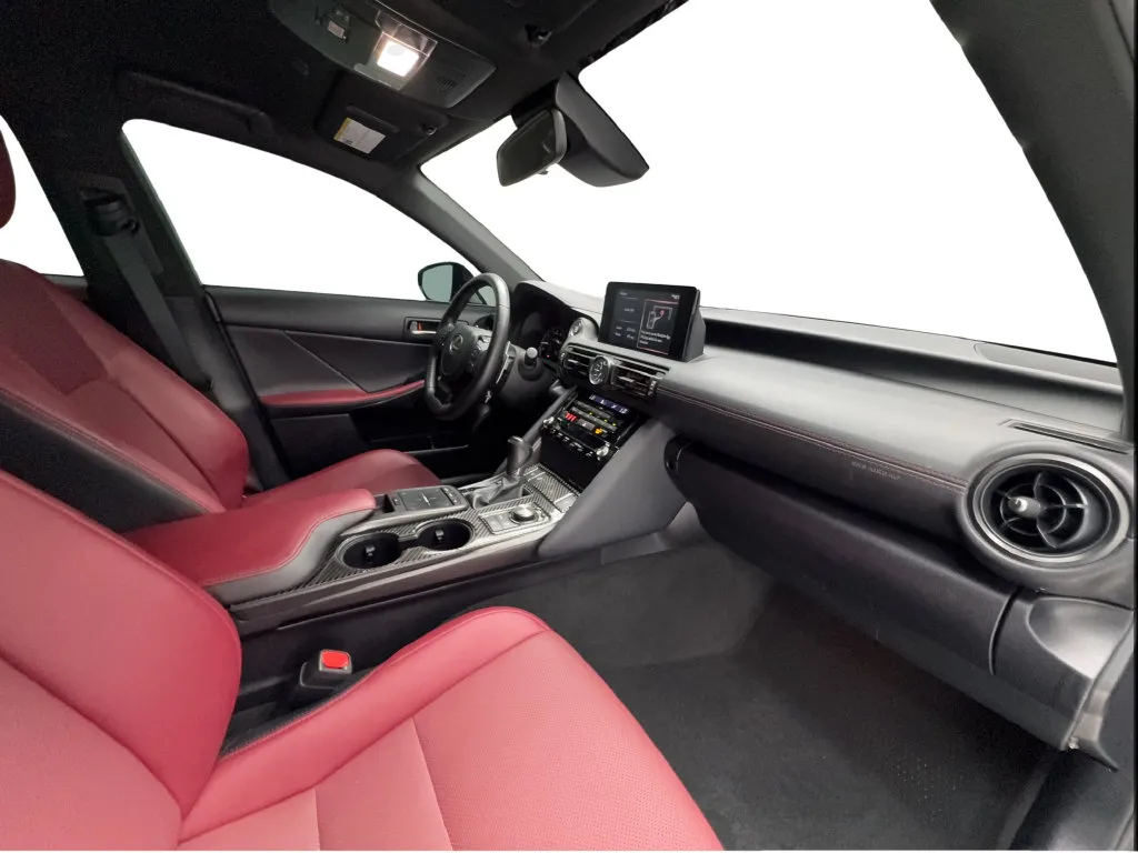 Lexus IS photo 34