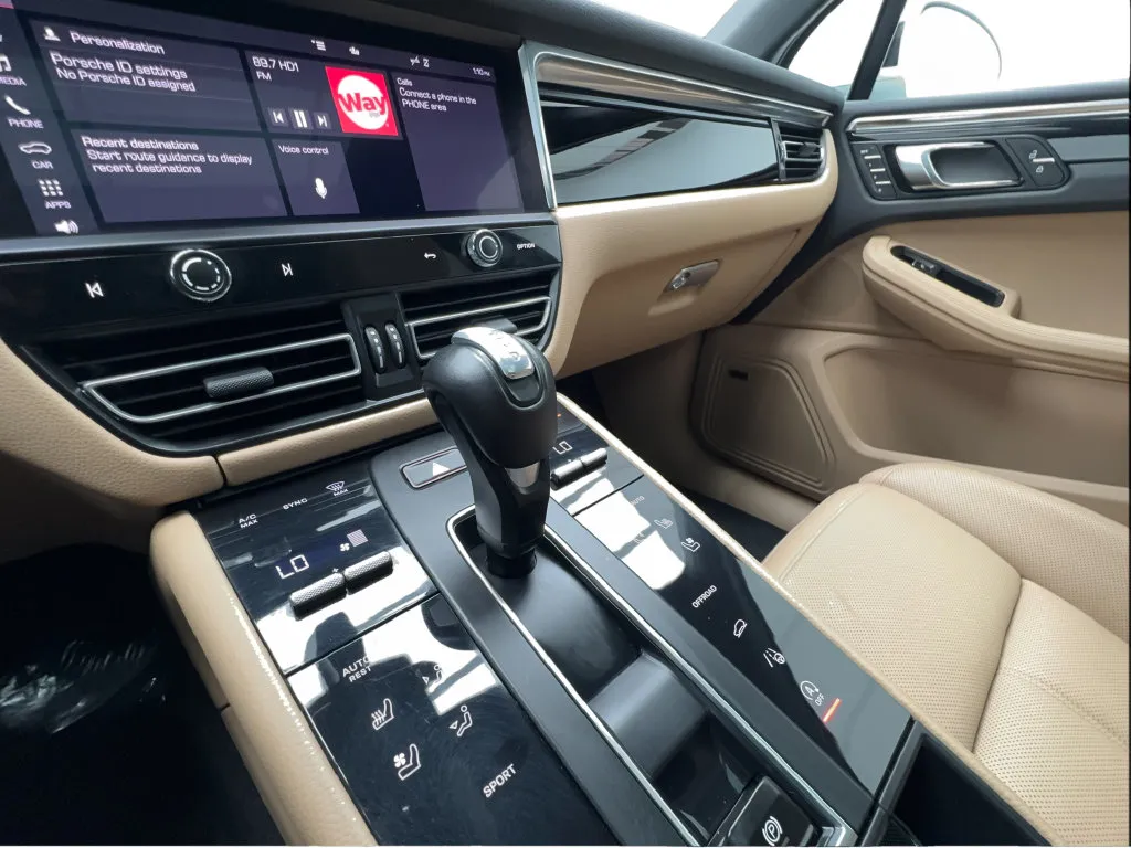 Porsche Macan photo 48