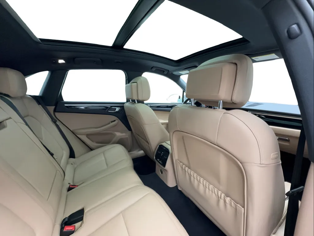 Porsche Macan photo 29
