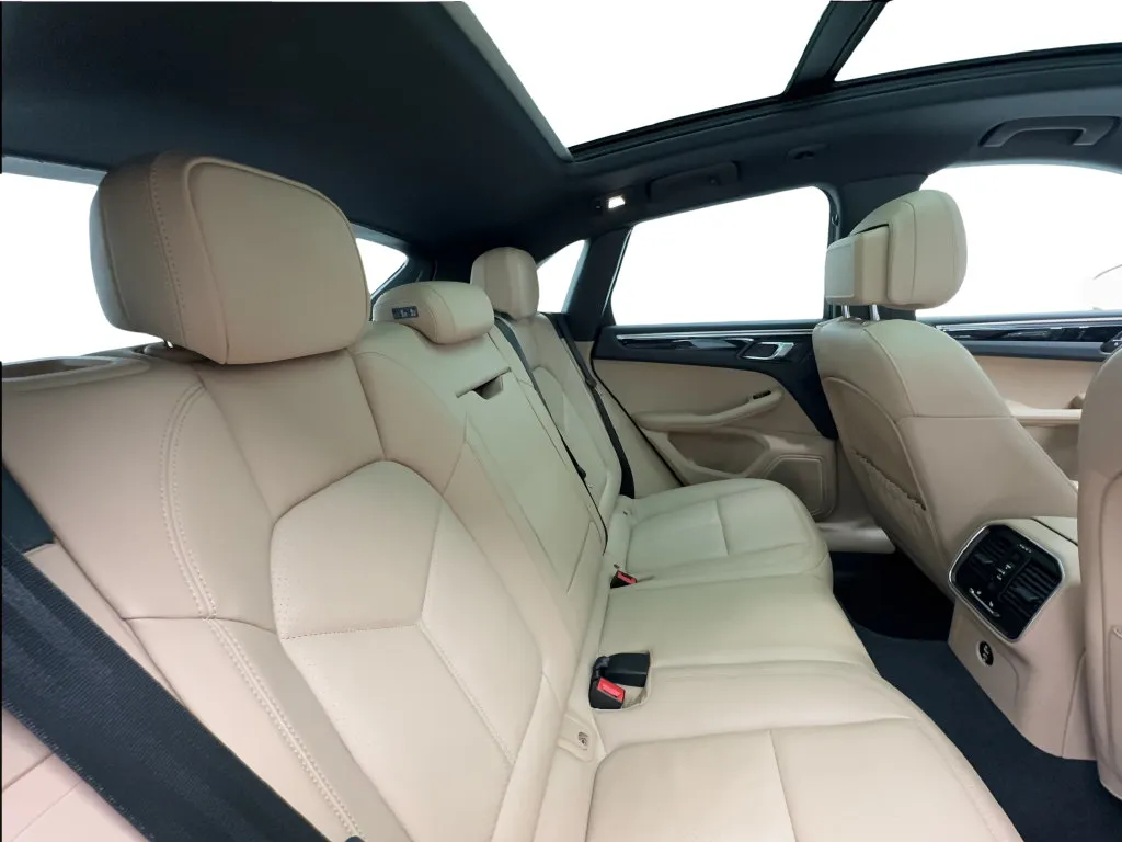 Porsche Macan photo 30