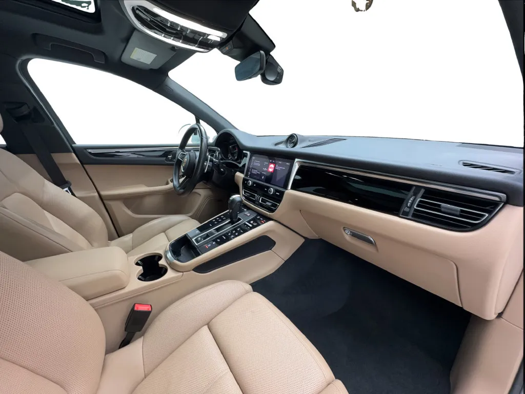 Porsche Macan photo 35