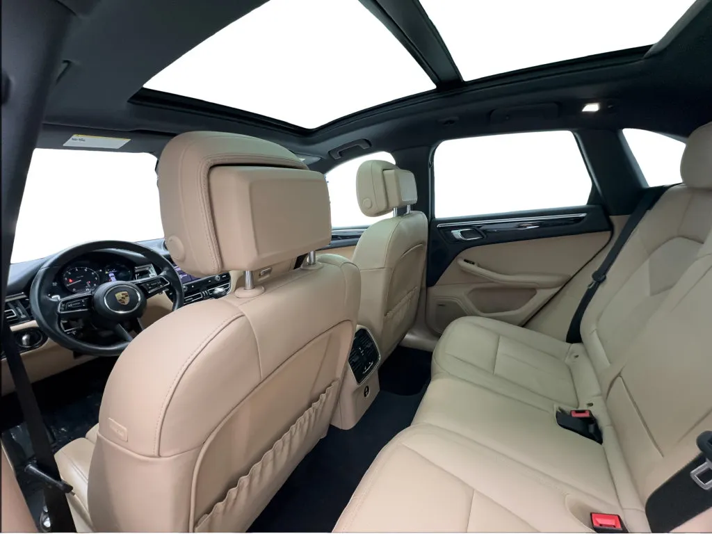 Porsche Macan photo 26