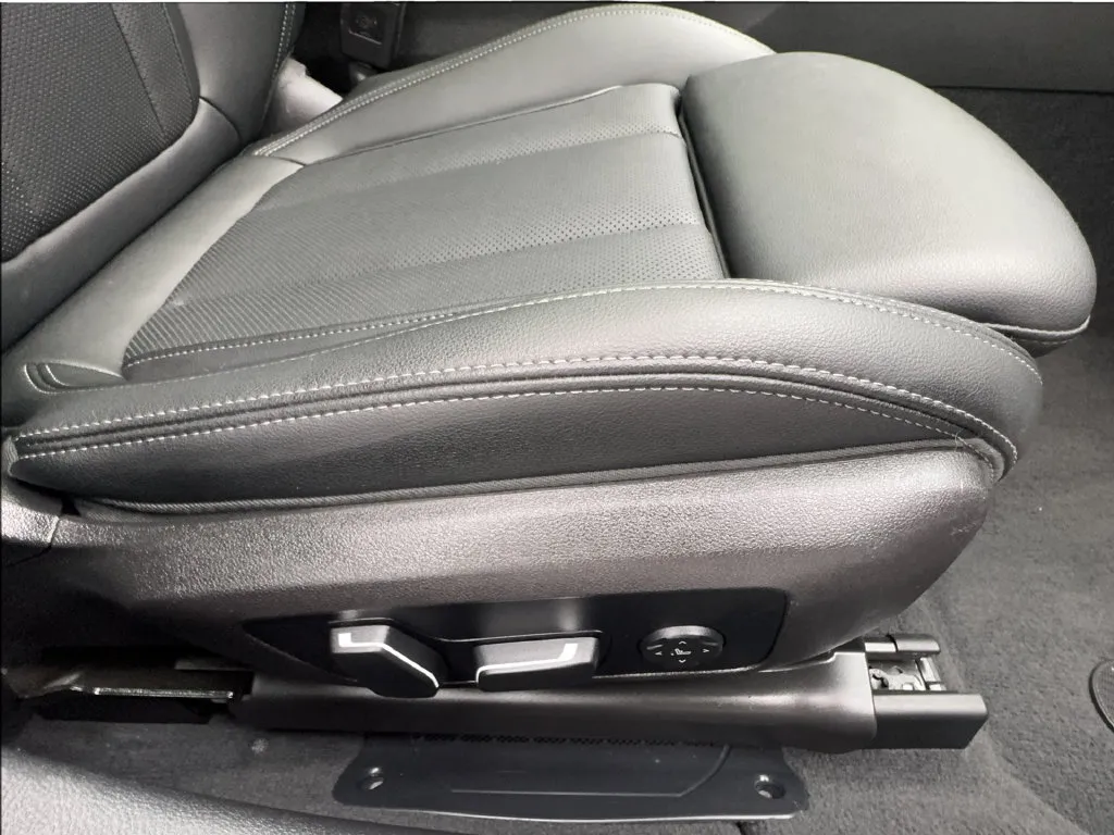 BMW 3 Series photo 33