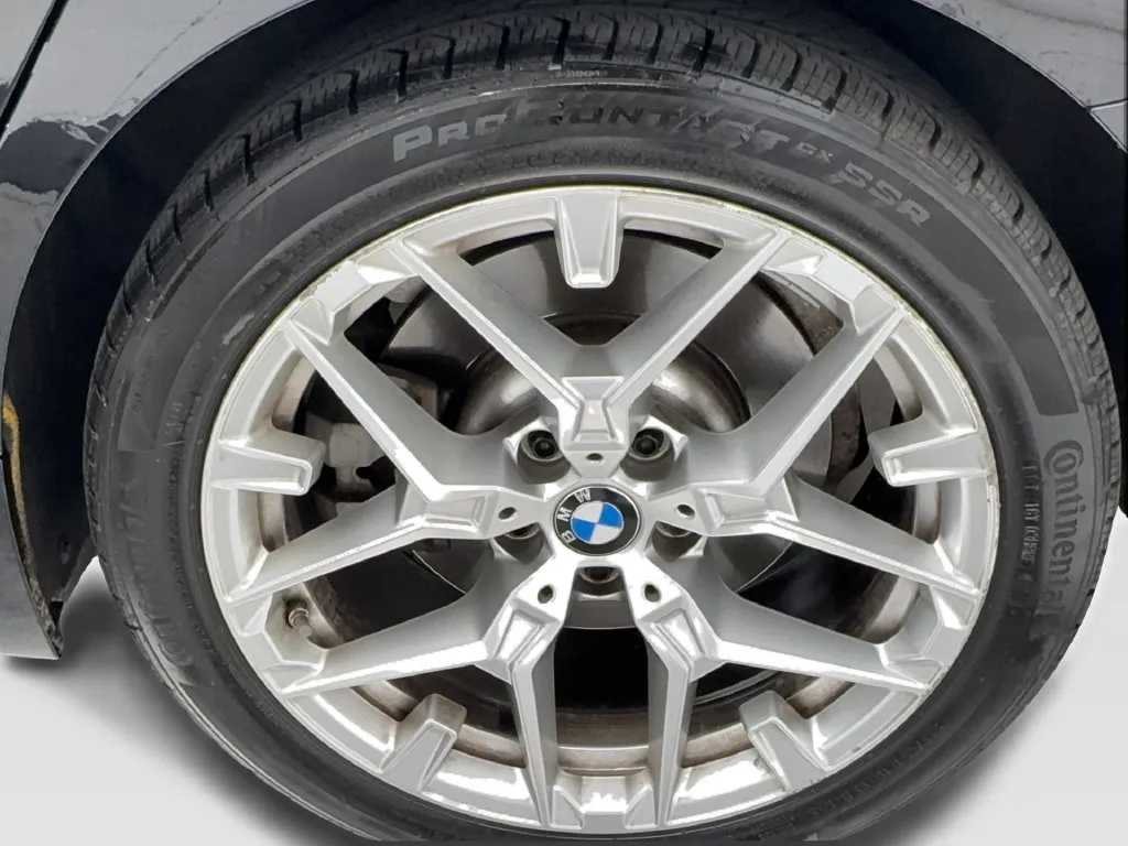 BMW 3 Series photo 12