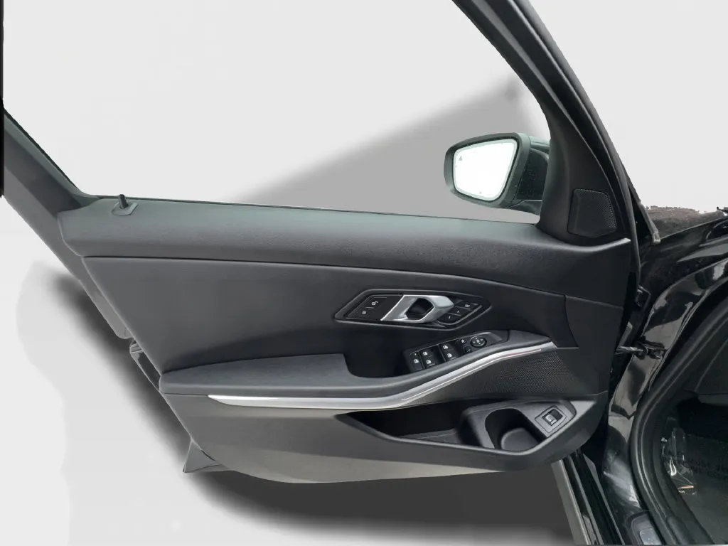 BMW 3 Series photo 23