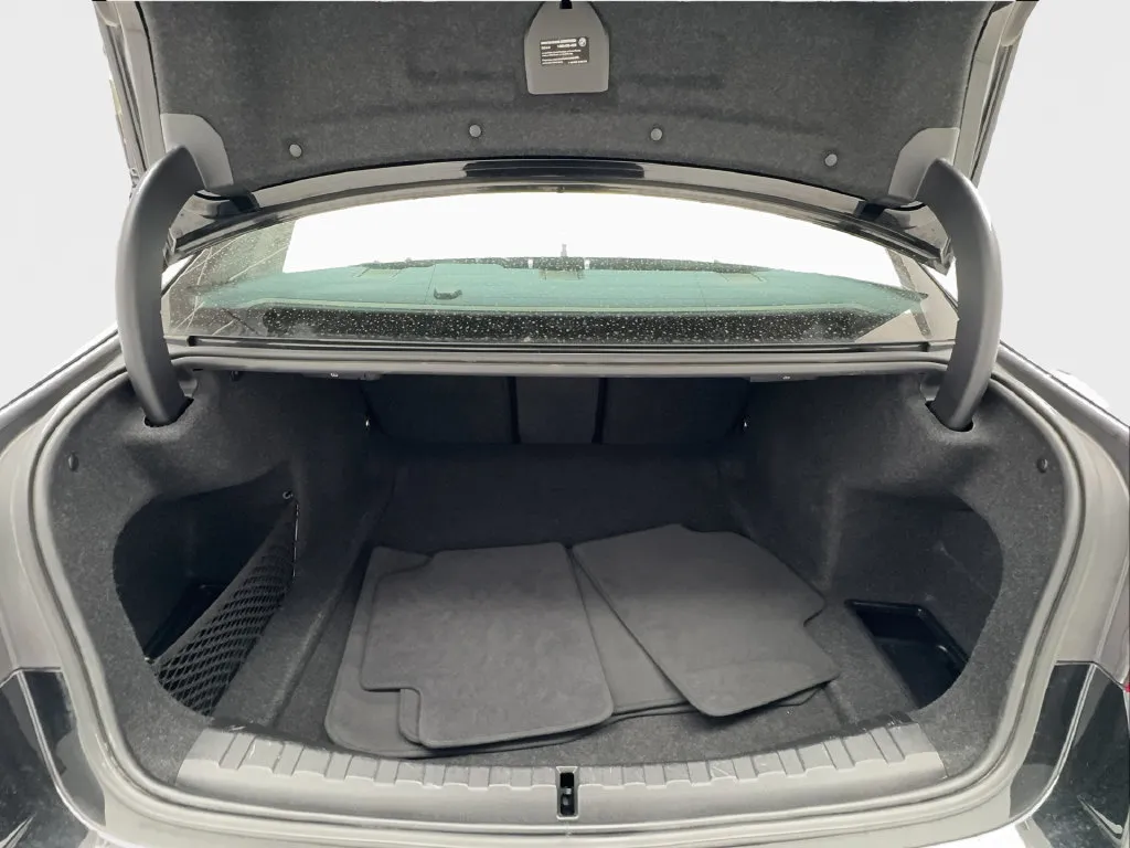 BMW 3 Series photo 18
