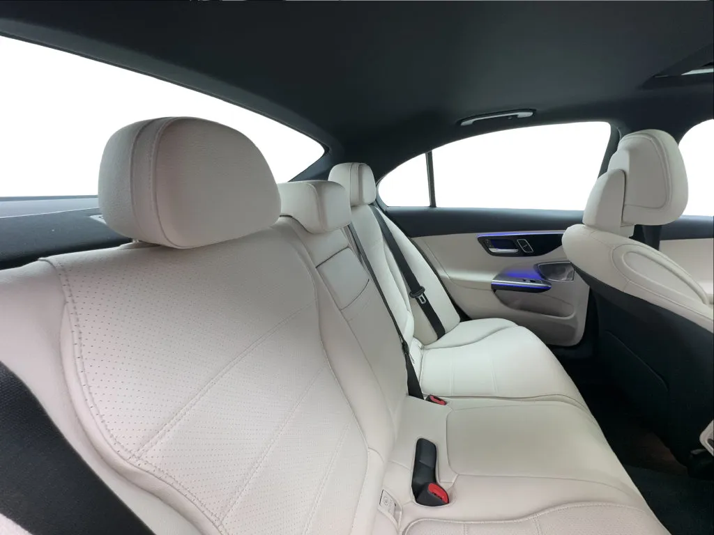 Mercedes-Benz C-Class photo 29