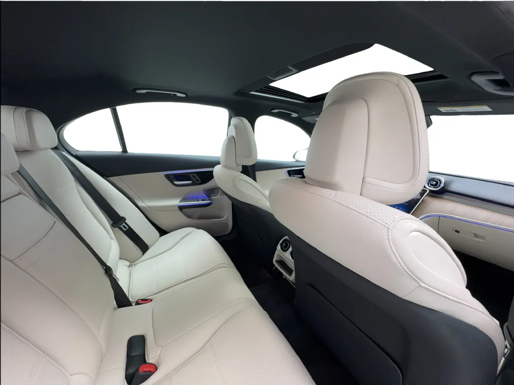 Mercedes-Benz C-Class photo 28