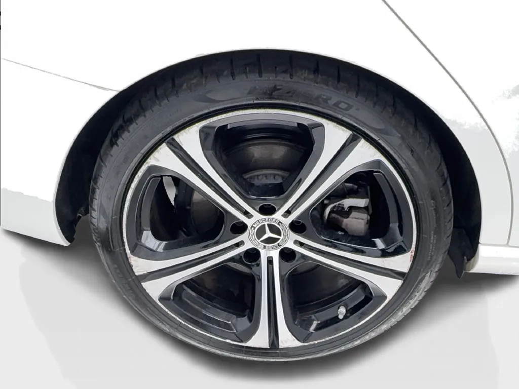 Mercedes-Benz C-Class photo 18
