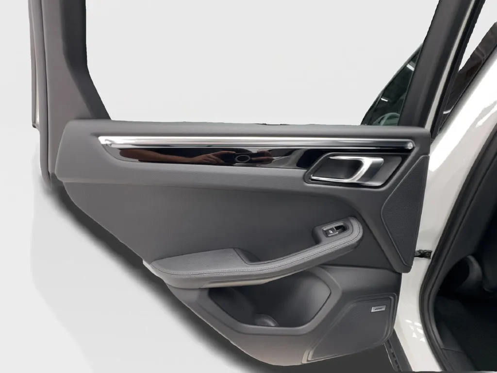 Porsche Macan photo 28
