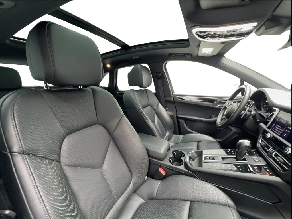 Porsche Macan photo 33