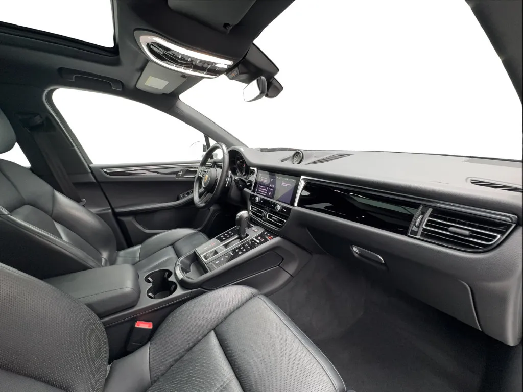 Porsche Macan photo 35