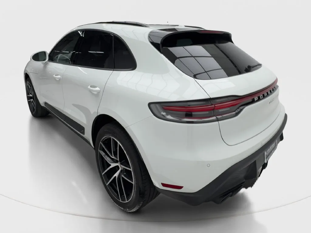 Porsche Macan photo 11