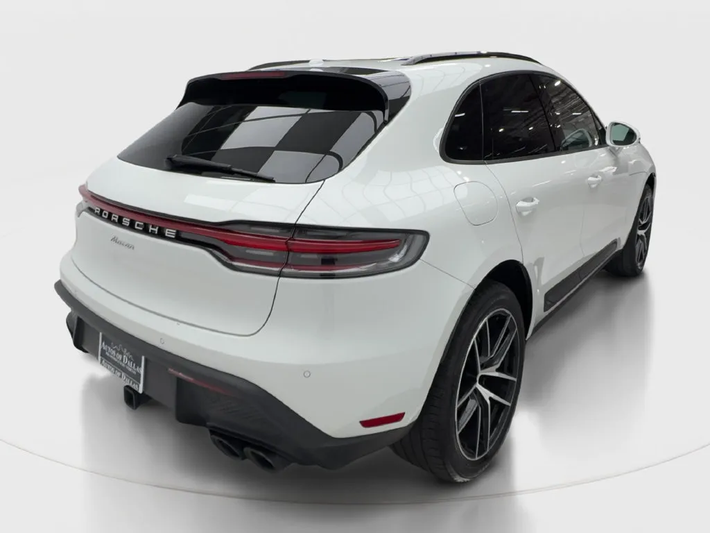 Porsche Macan photo 8